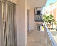 Resale - Apartment / Flat - Torrevieja - Paseo maritimo