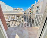 Resale - Apartment / Flat - Torrevieja - Playa Acequion