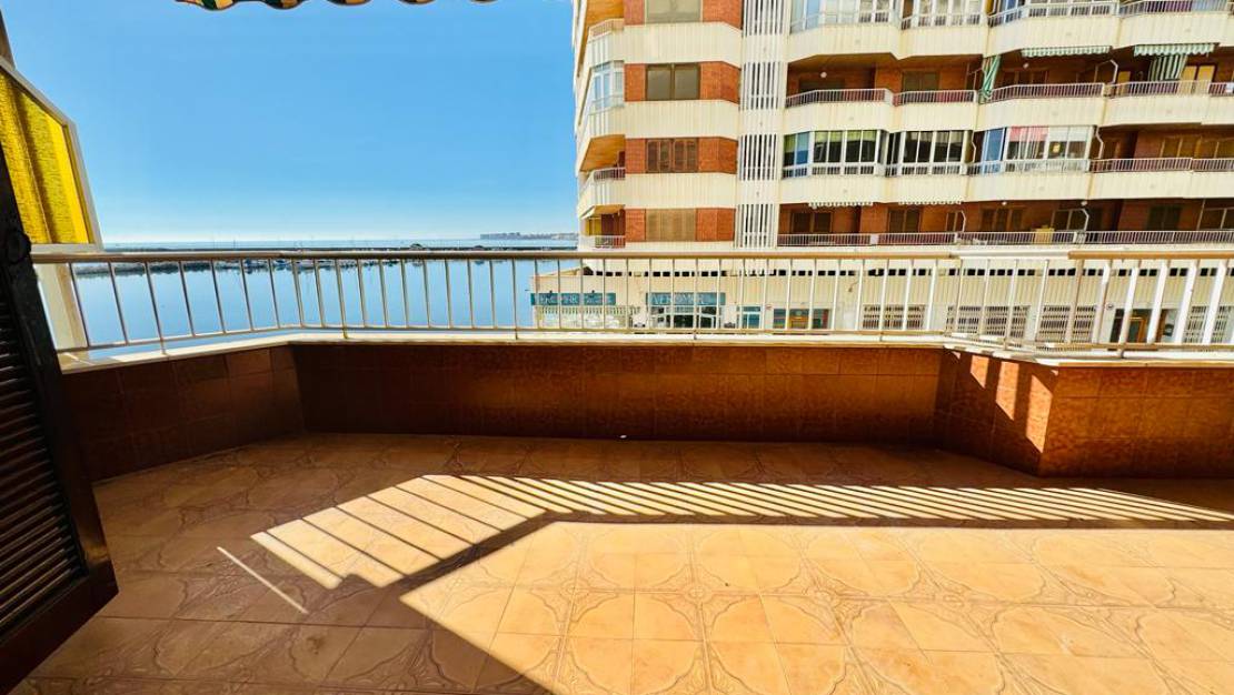Resale - Apartment / Flat - Torrevieja - Playa Acequion