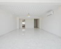 Resale - Apartment / Flat - Torrevieja - Playa de La Acequion
