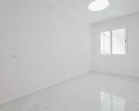 Resale - Apartment / Flat - Torrevieja - Playa de La Acequion