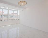 Resale - Apartment / Flat - Torrevieja - Playa de La Acequion