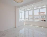 Resale - Apartment / Flat - Torrevieja - Playa de La Acequion