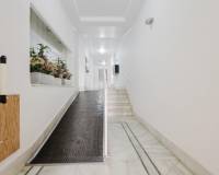 Resale - Apartment / Flat - Torrevieja - Playa de los Naufragos