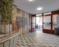 Resale - Apartment / Flat - Torrevieja - Playa de los Naufragos