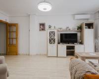Resale - Apartment / Flat - Torrevieja - Playa del Acequion