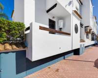Resale - Terraced house - Torrevieja - Playa de los Naufragos