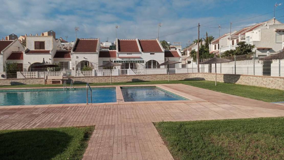 Resale - Terraced house - Torrevieja - PLAYA LOS LOCOS