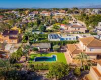 Resale - Villa - Elche