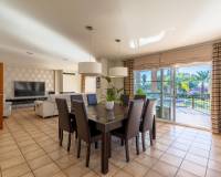 Resale - Villa - Elche