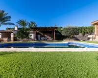 Resale - Villa - Elche