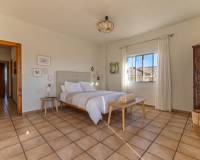 Resale - Villa - Elche