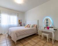 Resale - Villa - Elche