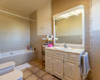 Resale - Villa - Elche