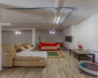 Resale - Villa - Elche