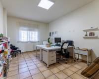 Resale - Villa - Elche