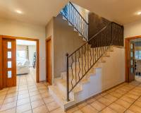 Resale - Villa - Elche