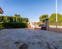 Resale - Villa - Elche