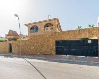 Resale - Villa - Torrevieja - Los Altos