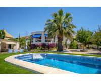 Resale - Villa - Torrevieja