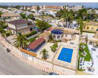 Resale - Villa - Torrevieja