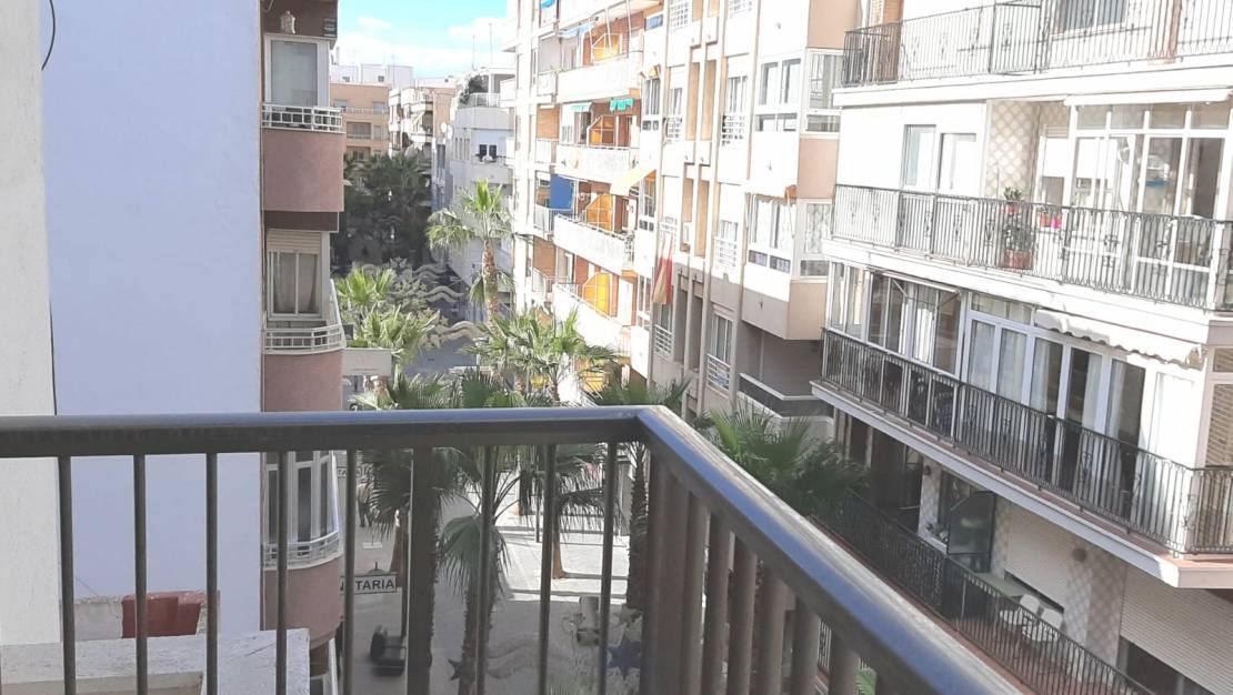 Sale - Apartment/Flat - Torrevieja - Paseo maritimo