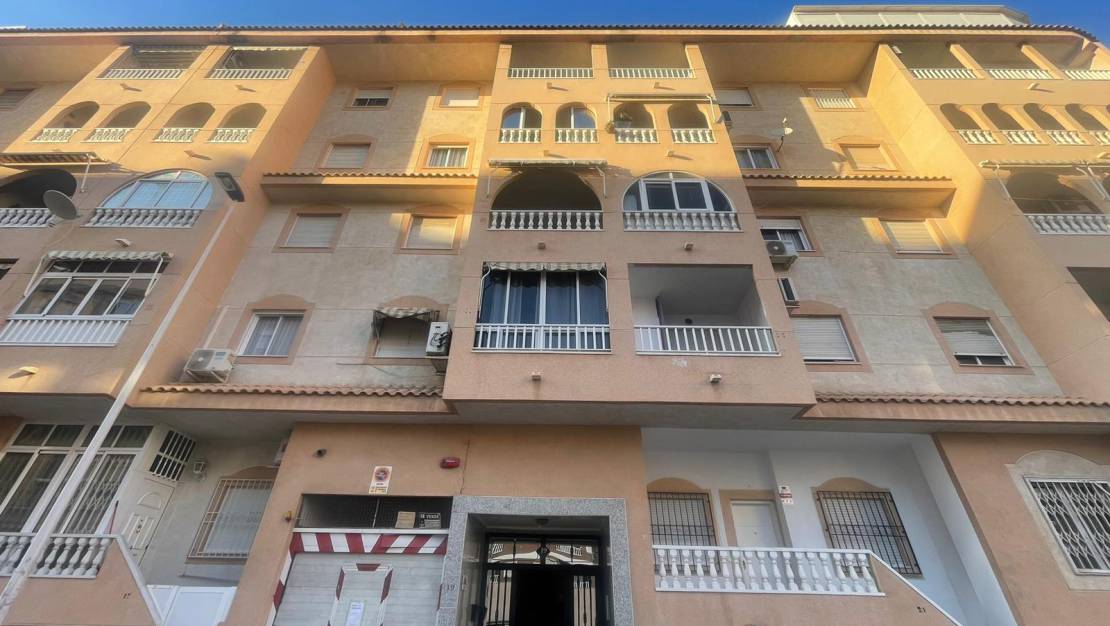 Sale - Apartment/Flat - Torrevieja - Villa Madrid