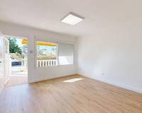 Sale - Дом рядовой застройки - Orihuela Costa - Villamartín