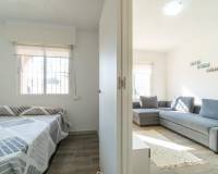 Sale - Дом рядовой застройки - Torrevieja - Los balcones