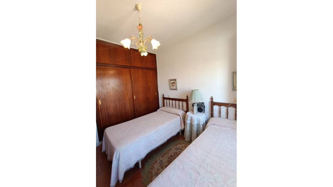 Sale - Квартира / Квартира - Torrevieja - Calas blanca