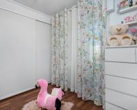 Sale - Квартира / Квартира - Torrevieja - Paseo maritimo