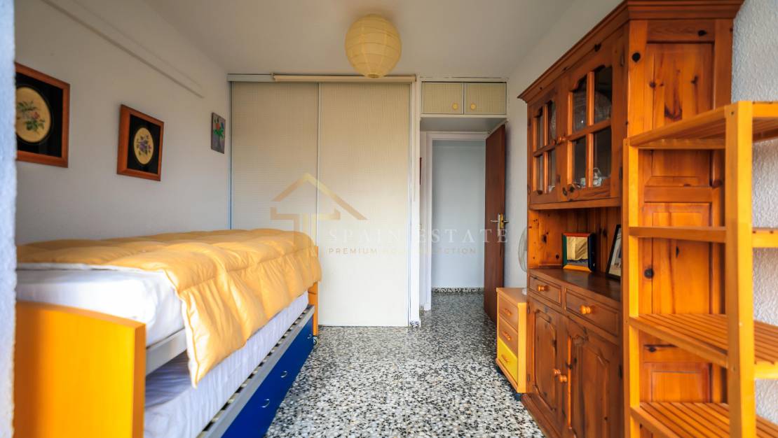 Sale - Квартира / Квартира - Torrevieja - Paseo maritimo