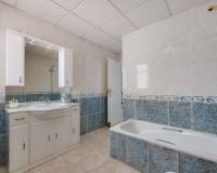 Sale - Квартира / Квартира - Torrevieja - Playa del Acequion