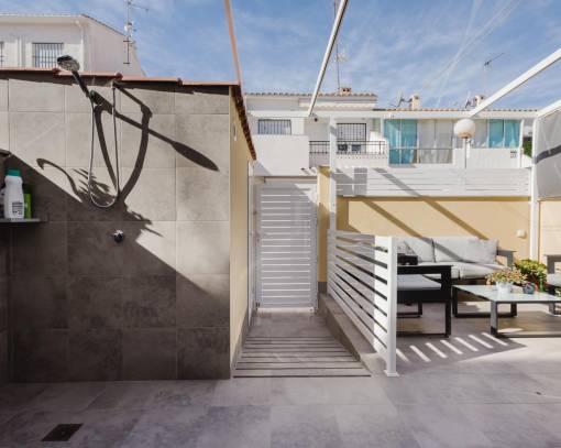 Sıra Evler - tekrar satış - Torrevieja - Playa de los Naufragos