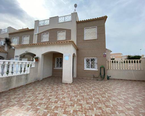 Sıra Evler - tekrar satış - Torrevieja - SE00-77L