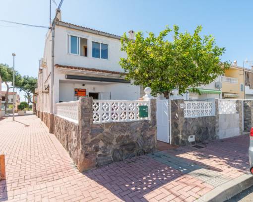 Sıralı evler - tekrar satış - Torrevieja - Playa de los Naufragos