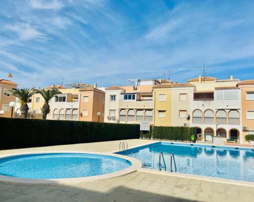 Sıralı evler - tekrar satış - Torrevieja - Playa de los Naufragos