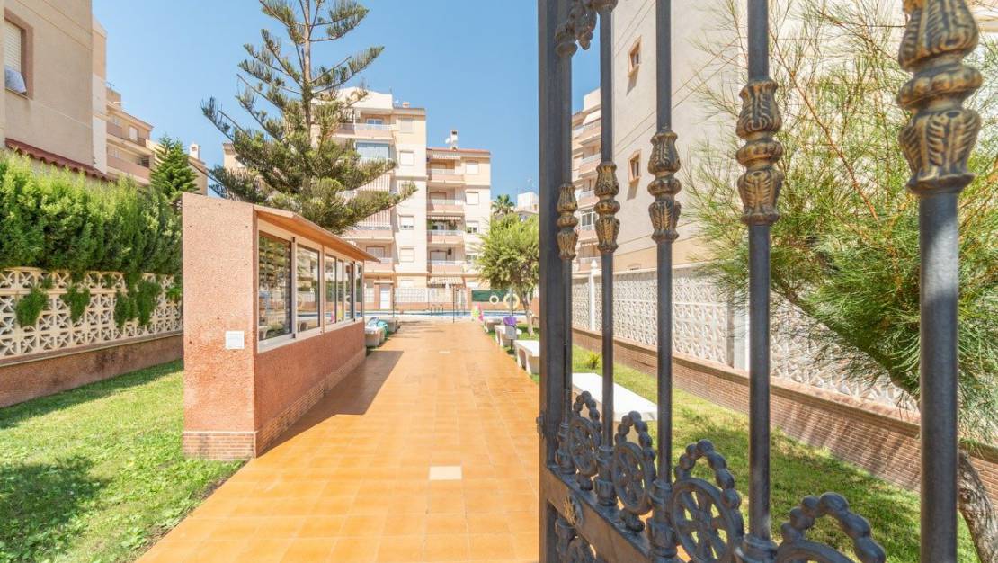 tekrar satış - Apartman dairesi - Torrevieja - Calas blanca