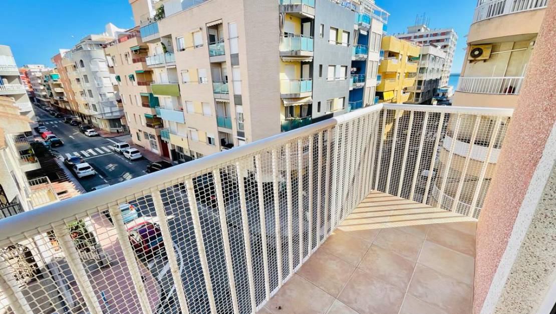 tekrar satış - Apartman dairesi - Torrevieja - Playa Acequion