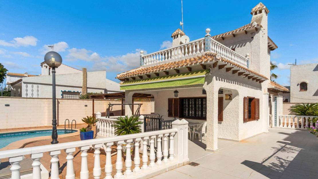 tekrar satış - Villa - Orihuela Costa - La Zenia