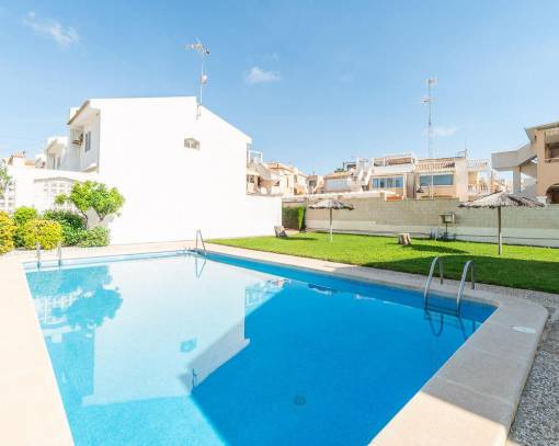 Terraced house - Resale - Torrevieja - SEF-98497