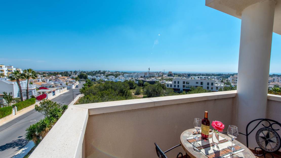 Terras met uitzicht | Appartement met prachtig uitzicht te koop in Lomas de Campoamor Orihuela Costa