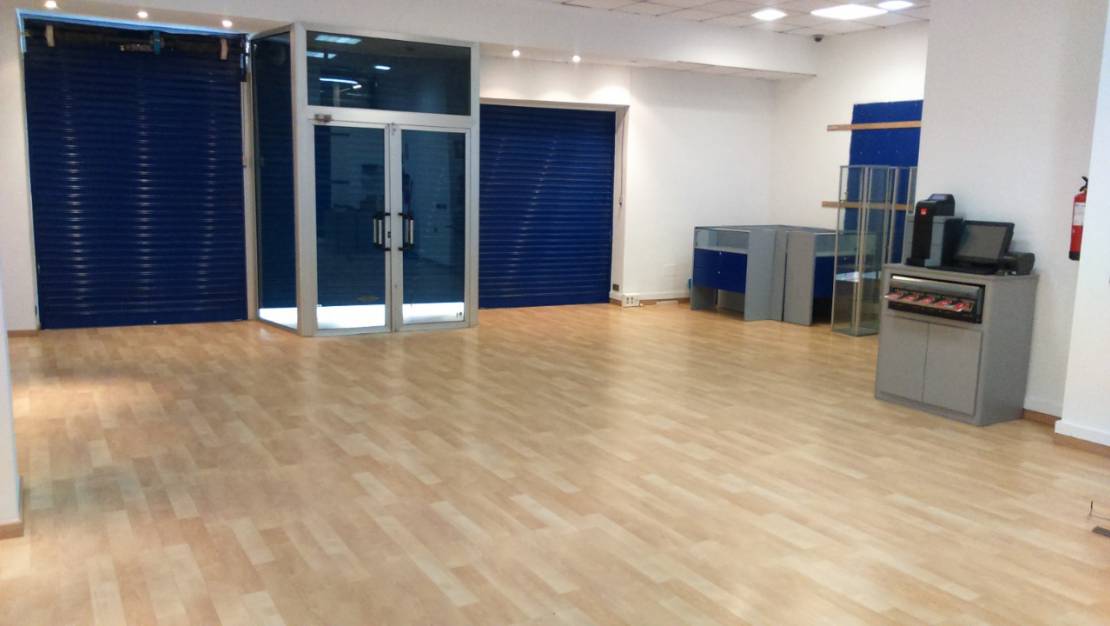 Vermelding | Commercieel kantoor te koop in Torrevieja Center