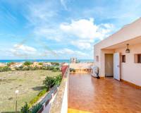 Villa adosada en La Mata con 4 dormitorios.