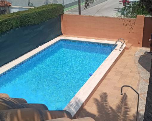 Villa - Alquiler a largo plazo - Torrevieja - RENT-760L