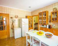 Villa furnished in Punta Prima with large plot - kitchen