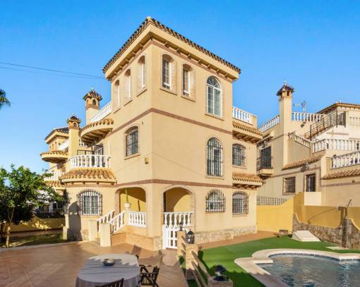 Villa - Reventa - Orihuela Costa - SEF-89593