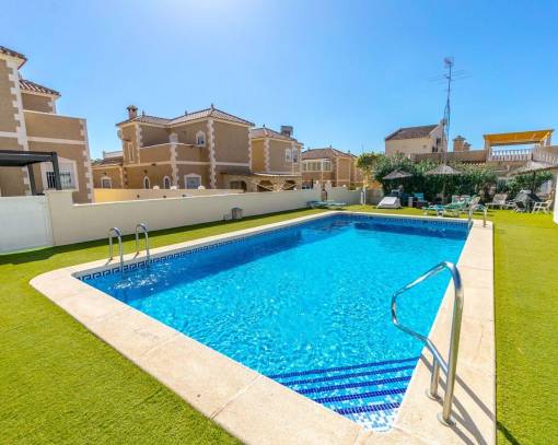 Villa - tekrar satış - Orihuela Costa - Las Filipinas