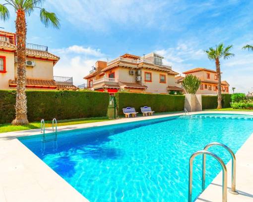 Villa - tekrar satış - Orihuela Costa - Punta Prima