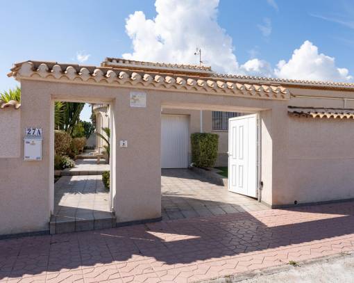 Villa - tekrar satış - Orihuela Costa - SEF-54947